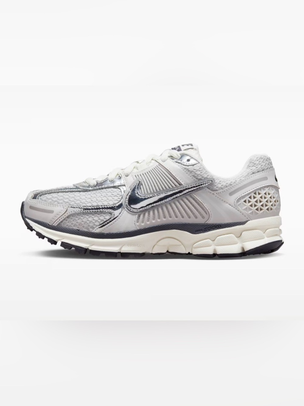 Nike Women’s Vomero 5 
Size US 8.5
Photon Dust/Gridiron/Sail/Chrome